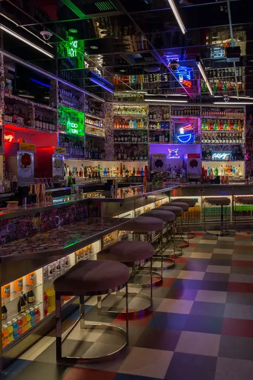 Винный магазин в Best Friend