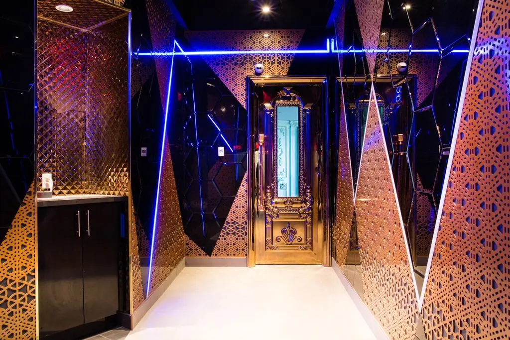 Коридор в Kamu Ultra Karaoke Коридор в Kamu Ultra Karaoke
