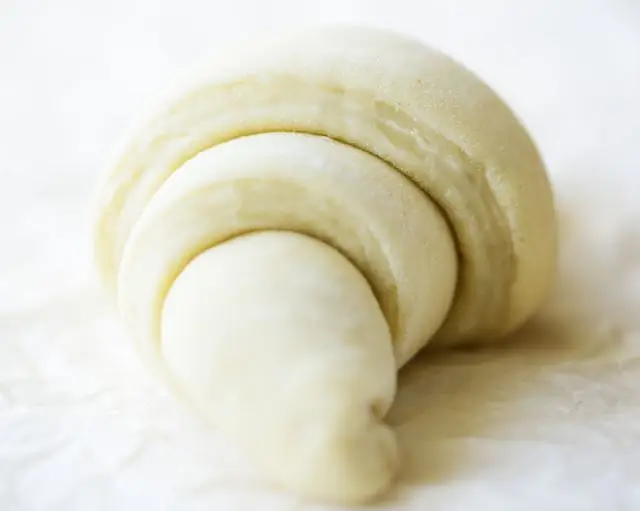 Сырой круассан