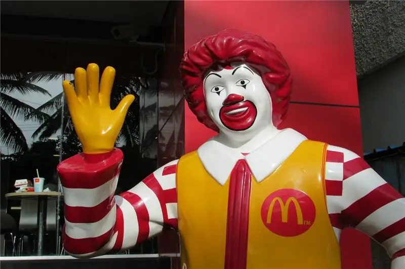 McDonald's: тогда Альфонсо Дэвис прислал резюме и не был отозван