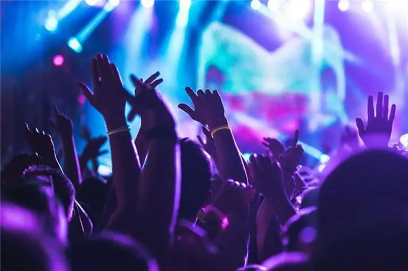 Болонья: превратите бар в ночной клуб