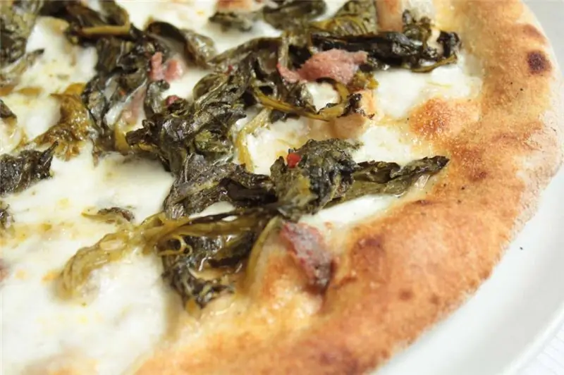 Comelico: социальный кооператив переименовывает свои пиццы в соответствии с политическими героями пандемии