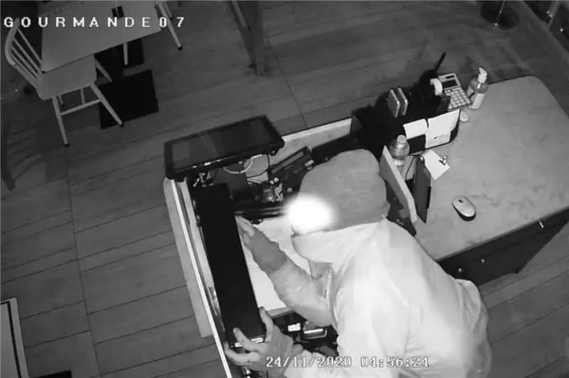 Пиццерию Gino Sorbillo в Милане ограбили: воров засняли на камеры