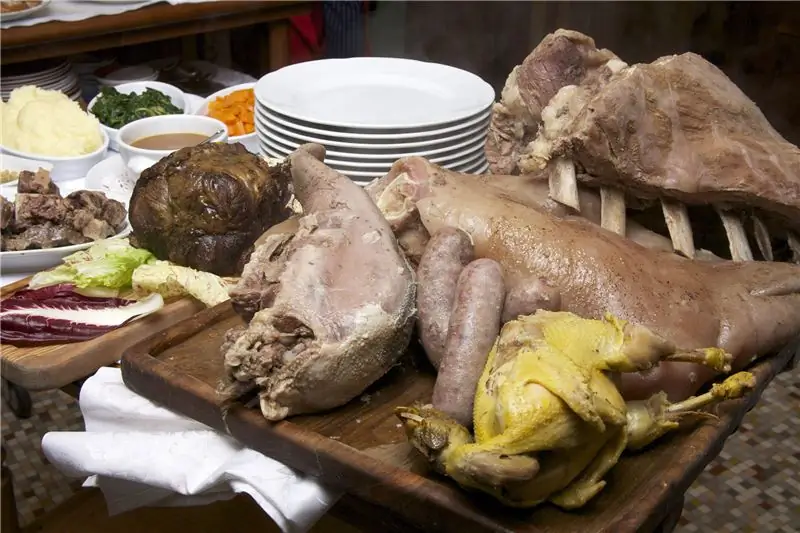 Пьемонтское отварное мясо; Веселло д'Оро Карро Пьемонтское отварное мясо; Веселло д'Оро Карро