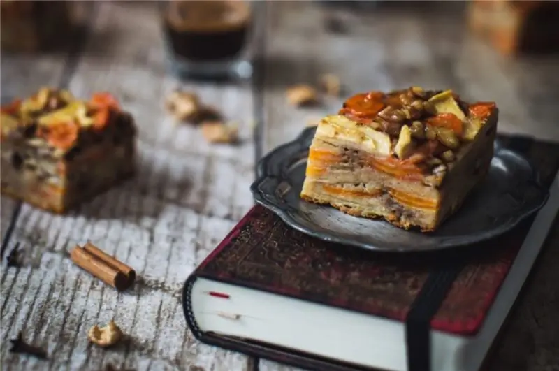 яблочно-морковный пирог