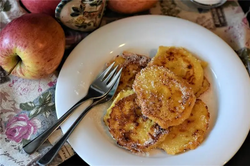 яблочные оладьи