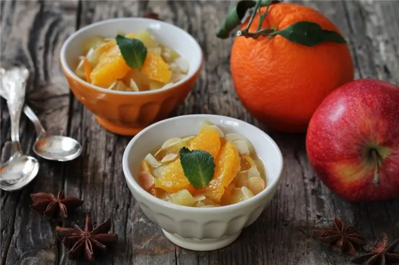 сладкие яблоки и апельсин