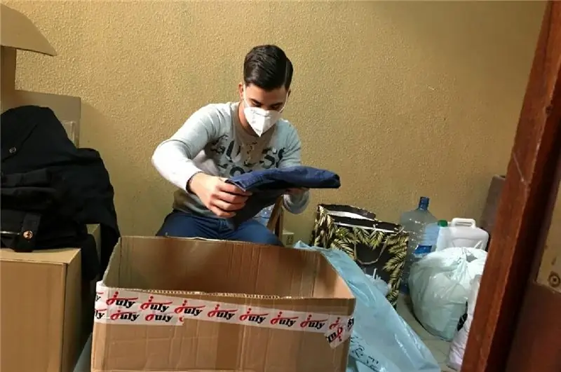 Палермо: несовершеннолетний тратит Рождество, разнося еду нуждающимся