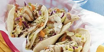 Рыбные тако с имбирным салатом из кунжута Рецепт