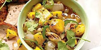 Рецепт сладкого чатни с луком и манго на гриле