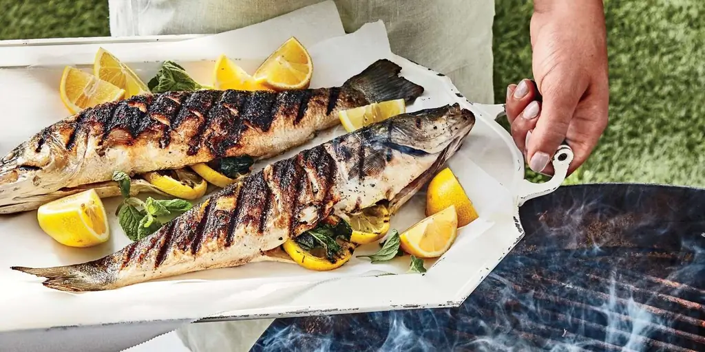 Бранзино на гриле целиком с чермулой Рецепт