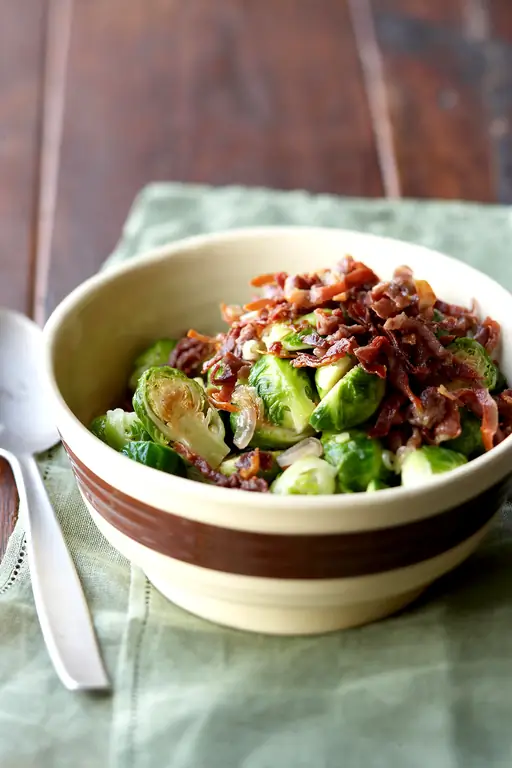 Брюссельская капуста с ветчиной Прошутто