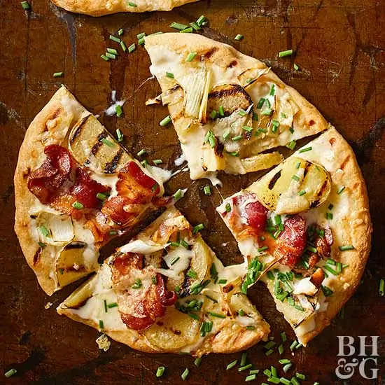 Жареная картошка с луком-пореем