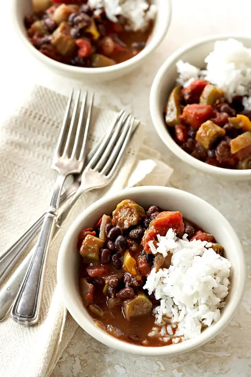 Приправленный Cajun Вегетарианский Гамбо