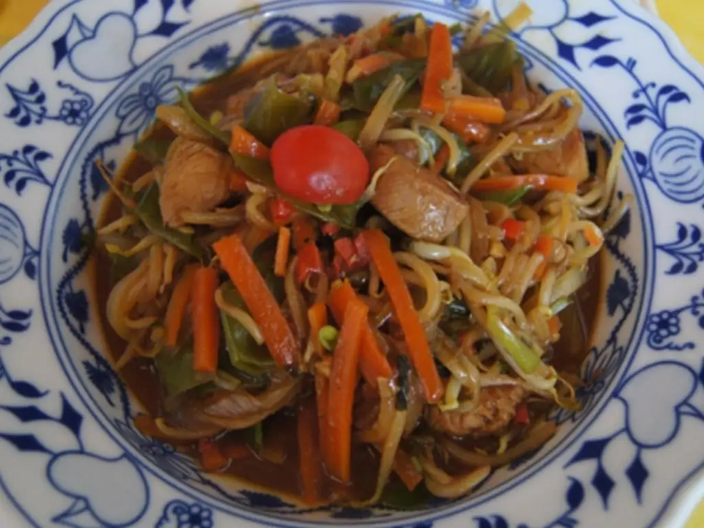 Кубики грудки индейки с овощными полосками