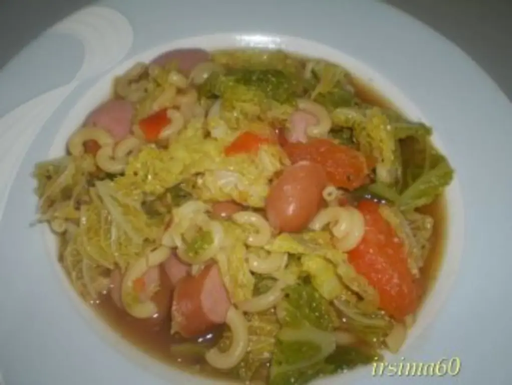 Тушеная савойская капуста с лапшой