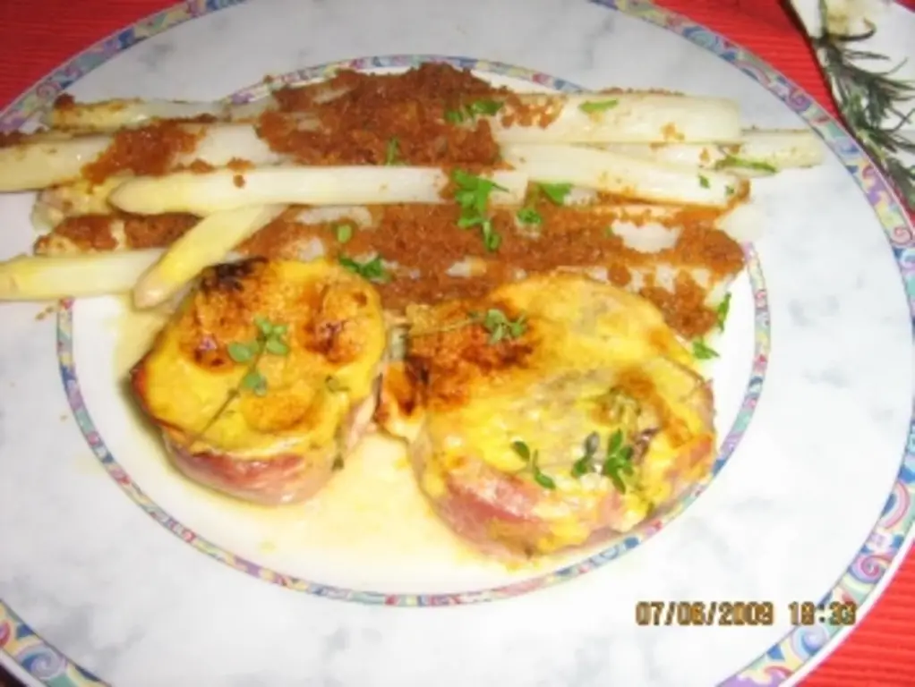 Медальоны в бамской корочке с корочкой из пармезана