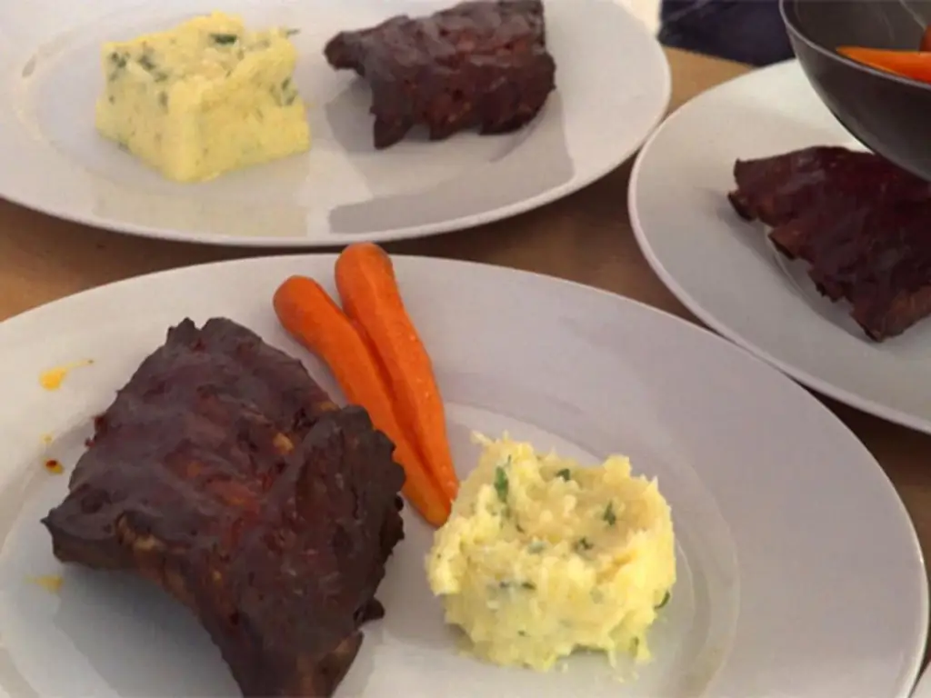 BBQ с чесночным пюре и бэби