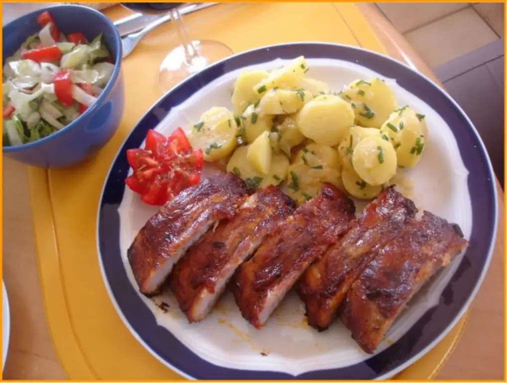 Лестница с картофельным салатом в мундире