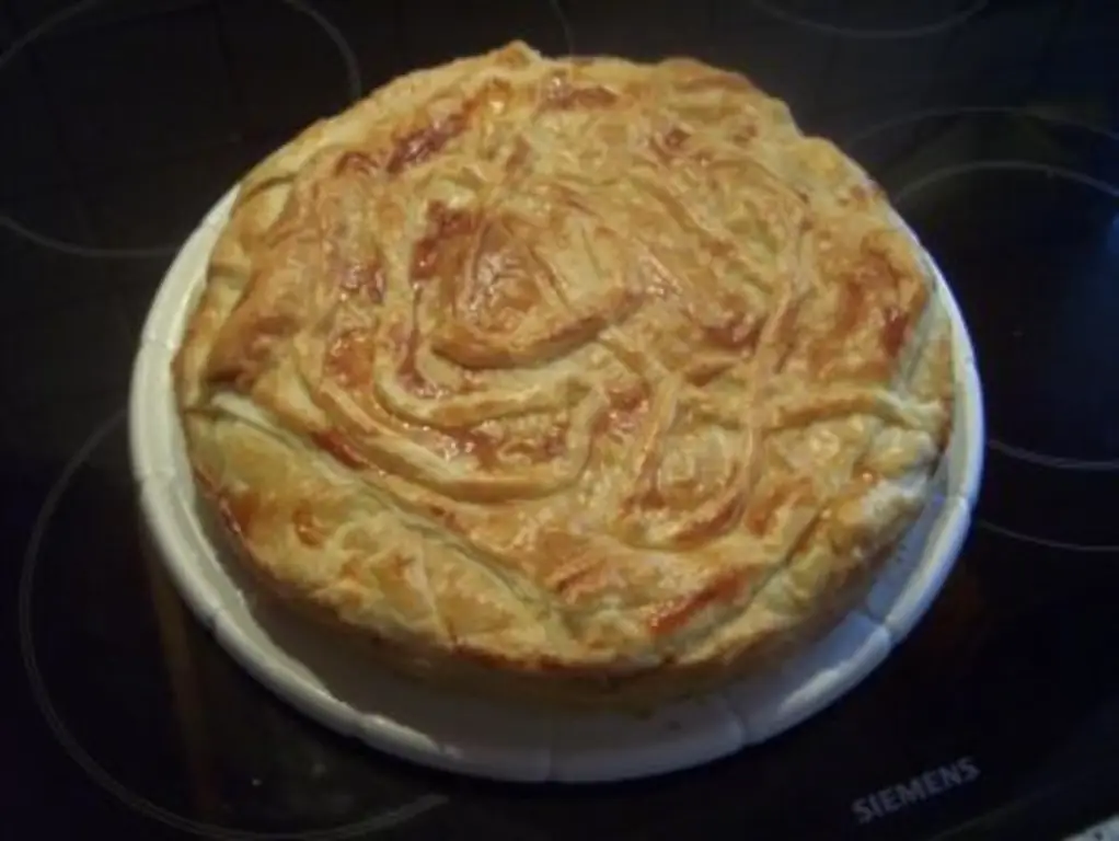 Торт из слоеного теста сытный