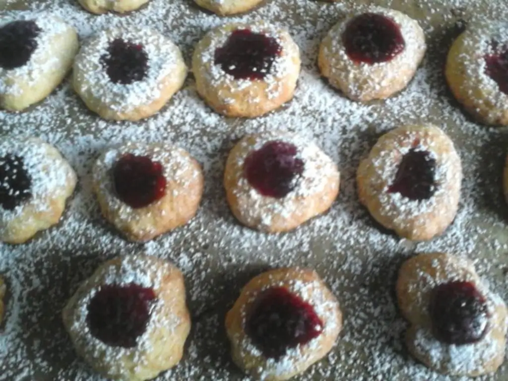 Печенье с джемом и ноткой лимона