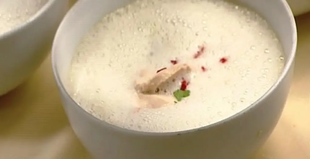 Tom Kha Gai – куриный суп в тайском стиле с острым кокосовым молоком