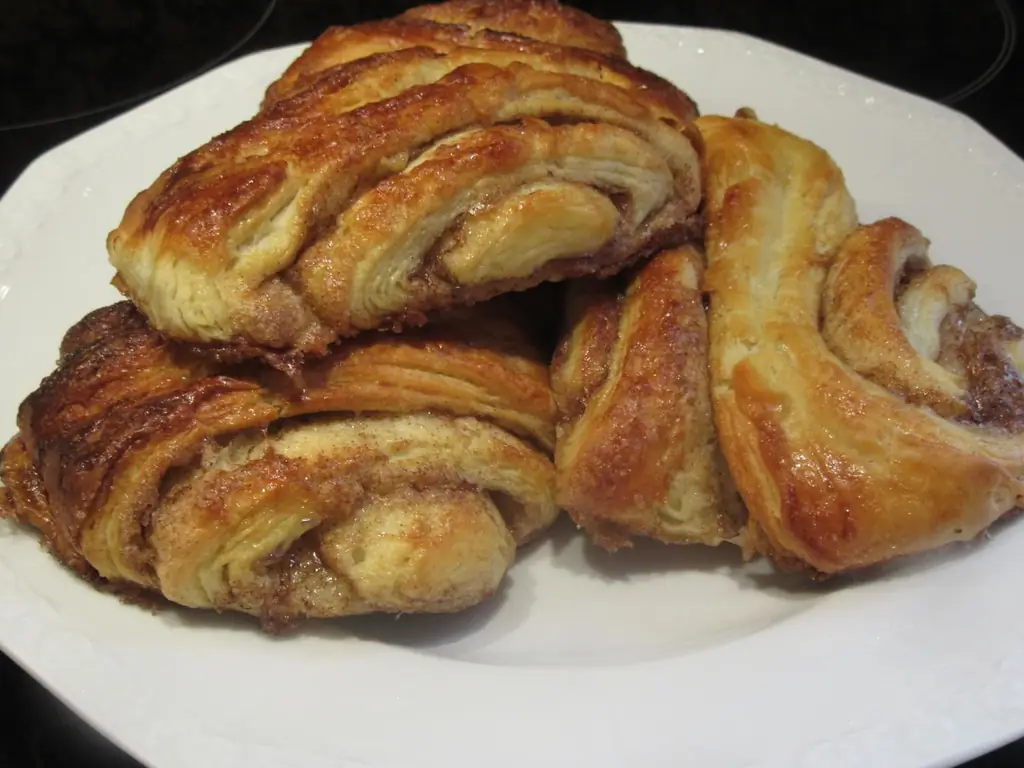 Выпечка: Franzbrötchen