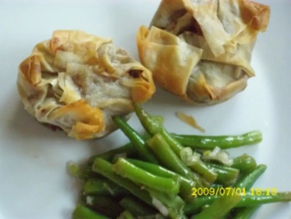 Сытная выпечка: филе куриной грудки с азиатскими приправами в тесте фило