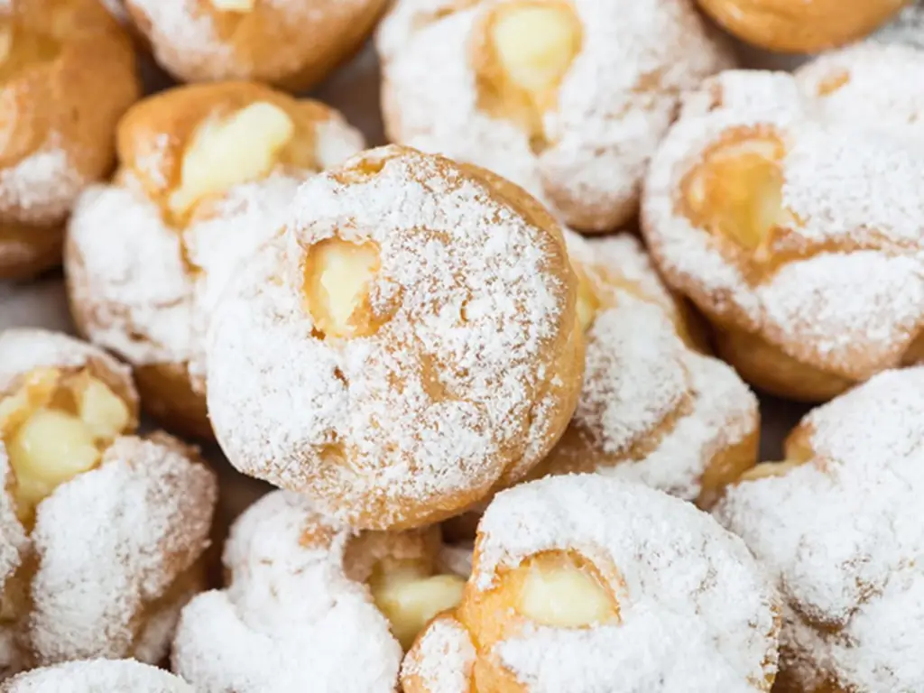 Торт: Грумберри из Пфальца с кремовой начинкой из ванили или шампанского