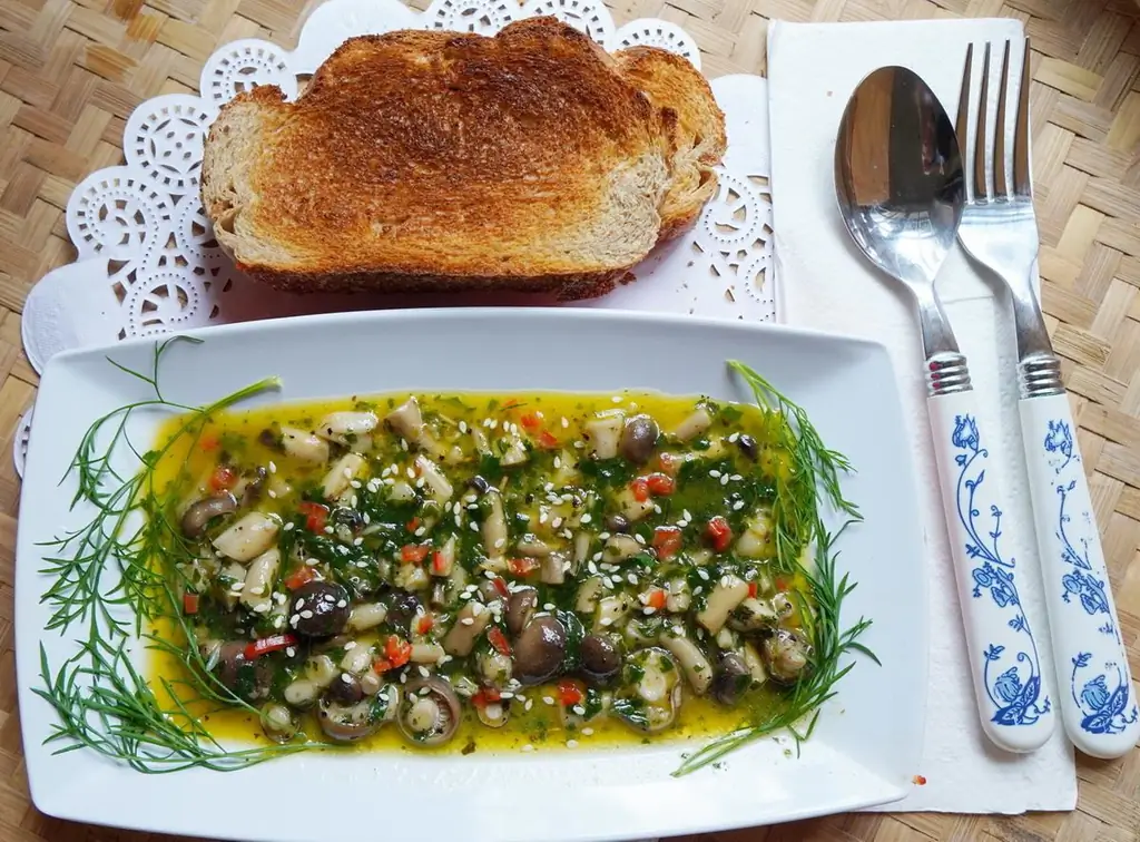 Теплый грибной салат – Insalata di funghi alla Trentino