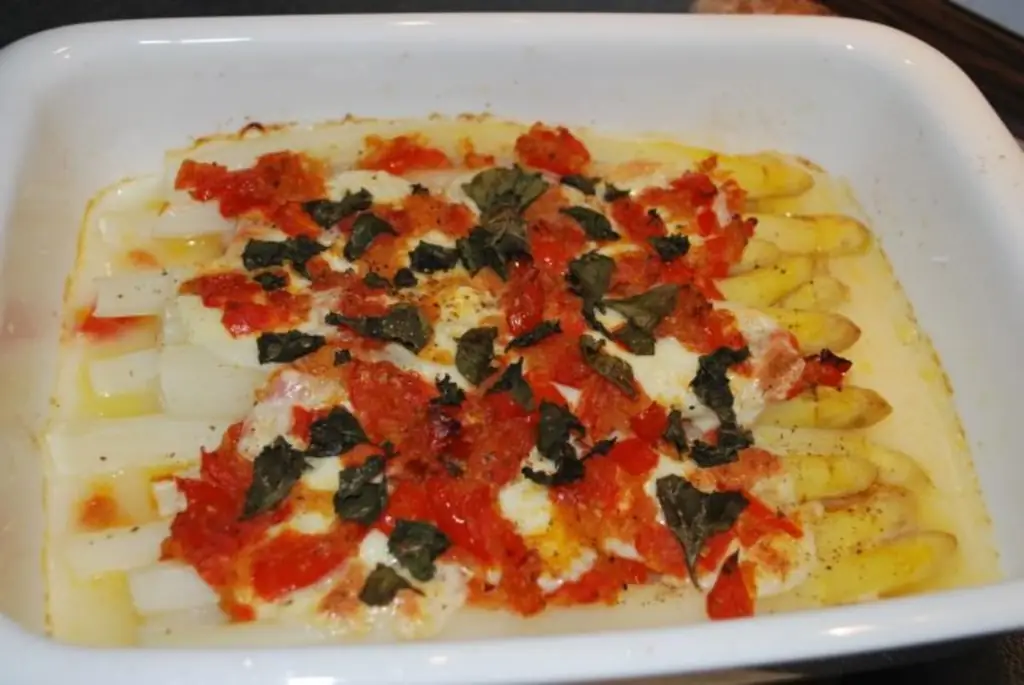 Жареная спаржа "Капрезе"