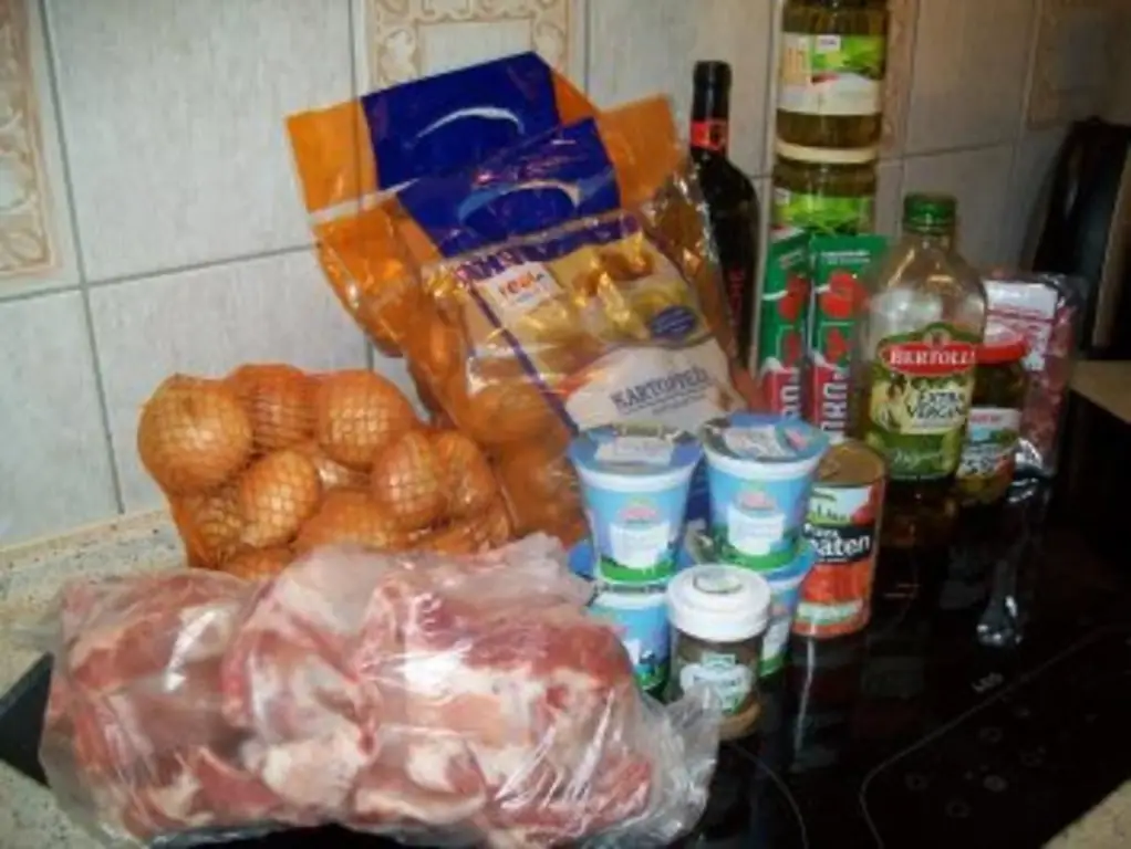 Ребрышки с картофельным пюре и фасолью