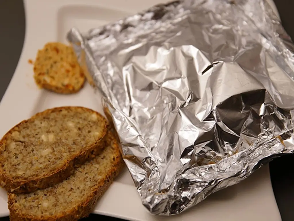 Форель на пару на гриле с пивным хлебом