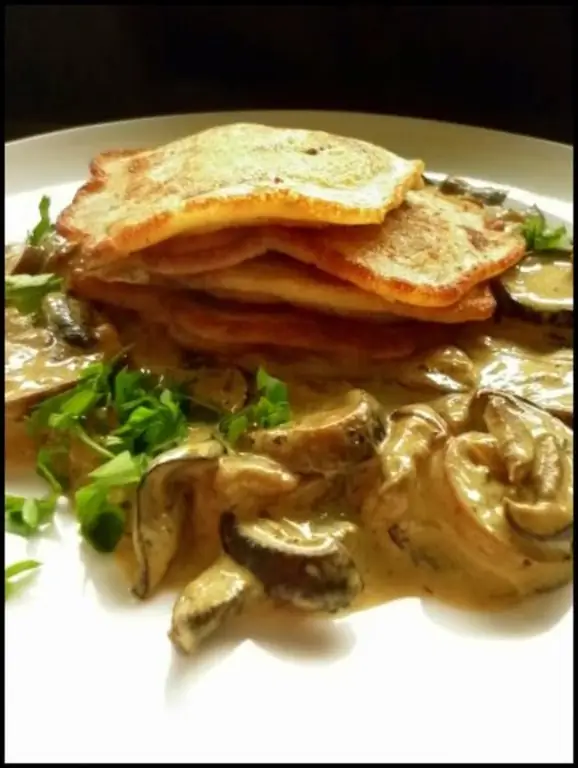 Грибные жуки с ведьминым соусом