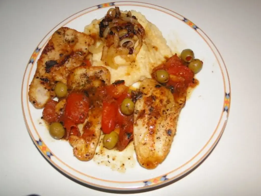 Филе минтая, импровизация это все, если там ничего нет, то сначала обжарить, потом парить