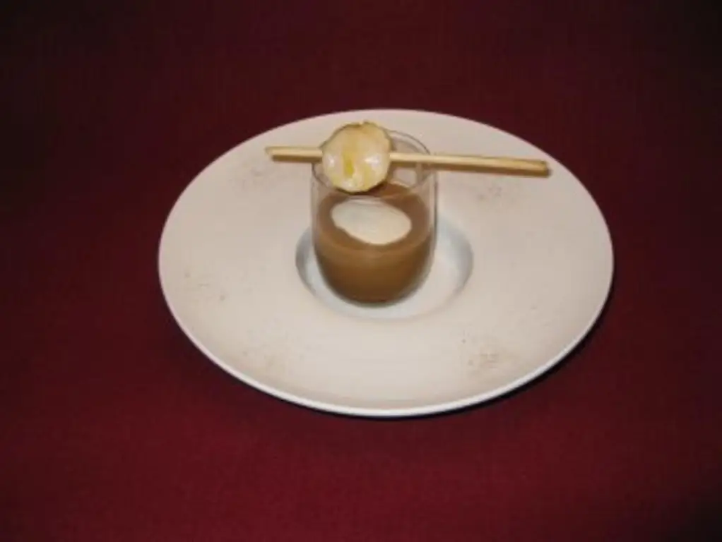 Суп из каштанов с жареными гребешками