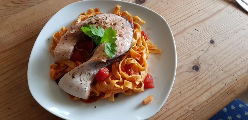 Лингвини с лососем