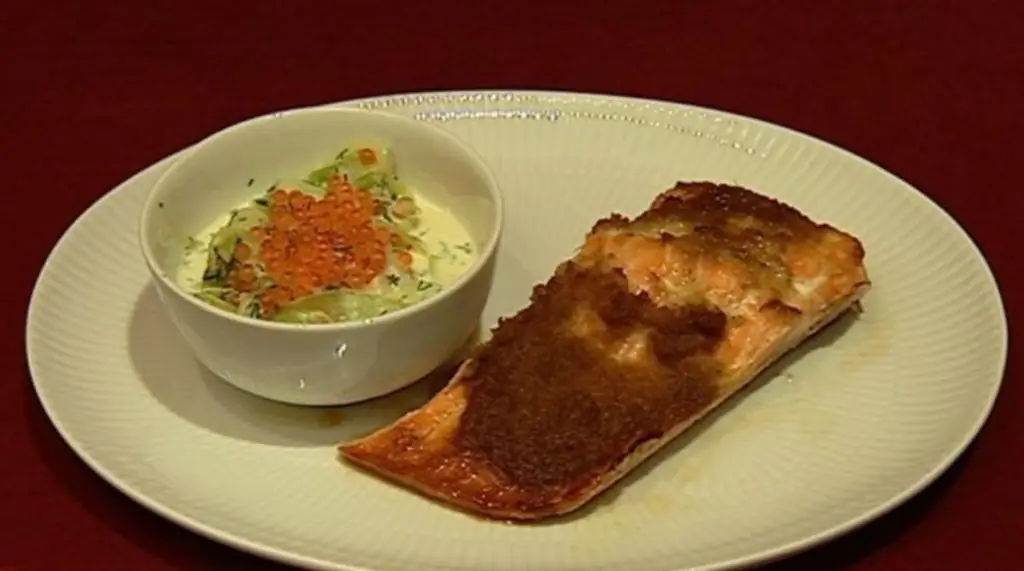 Розовый хищник на тальятелле из огурцов