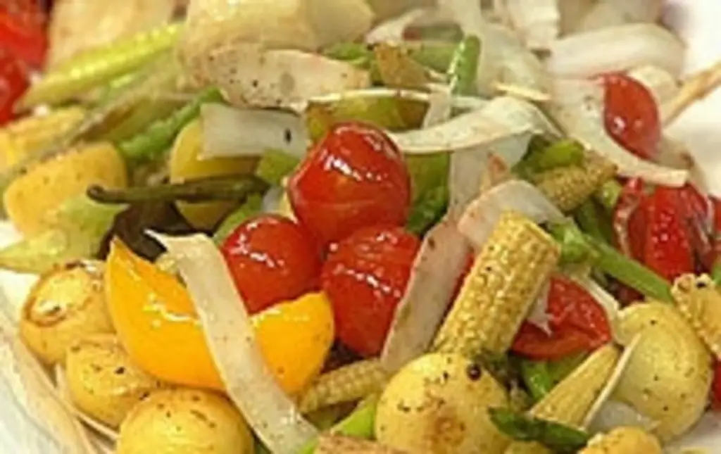 Тушеные детские овощи по-тайски с тертым кокосом