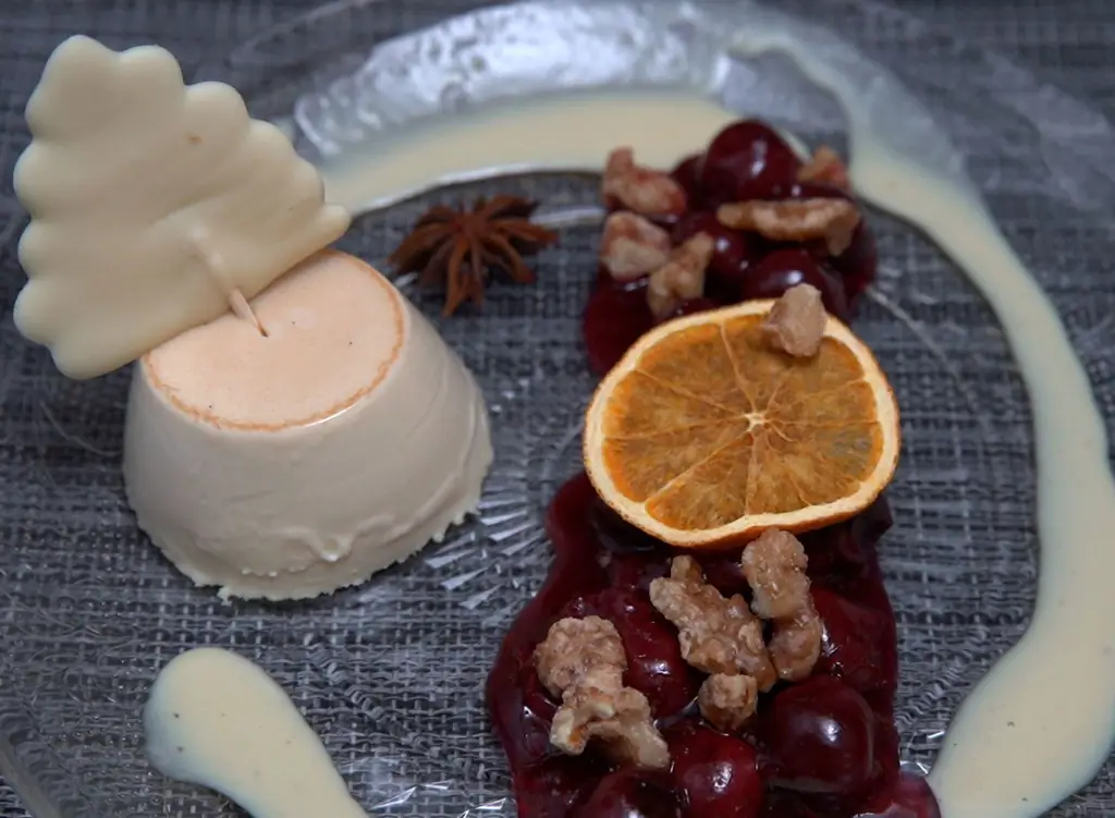 Санне Климбим остается в ванне с бобами тонка и пьяными вишнями