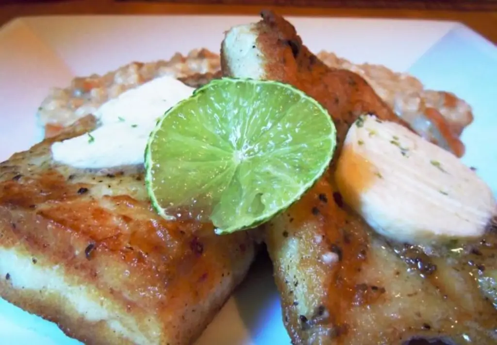 Филе викторианского окуня с ризотто с белыми грибами