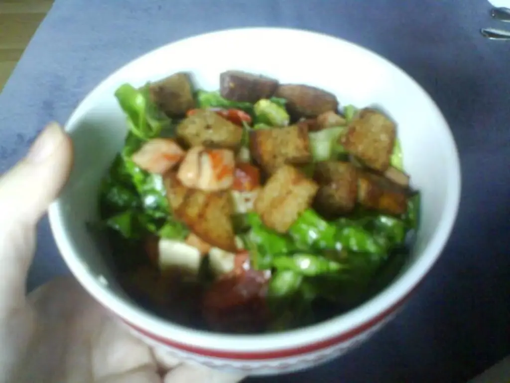 Сытный салат ромэн