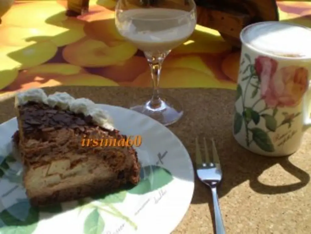 Мини торт с шоколадным кремом и грушей