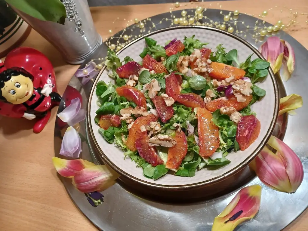 Салат / салат из баранины с красными апельсинами