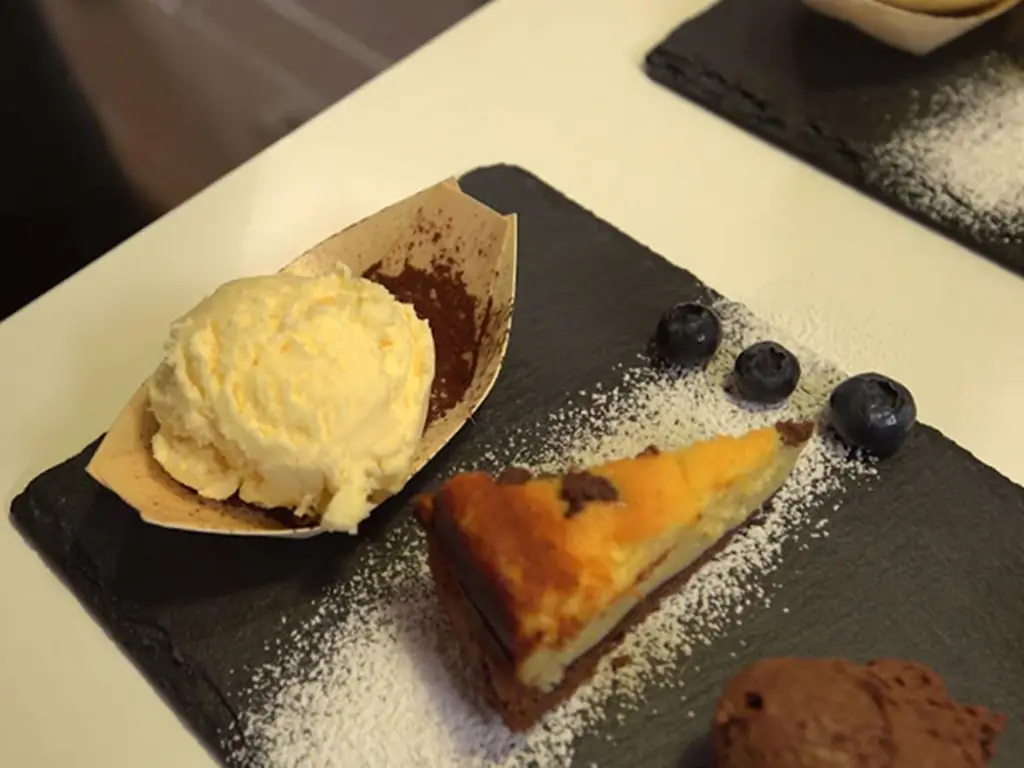 Вариация шоколада с фруктами