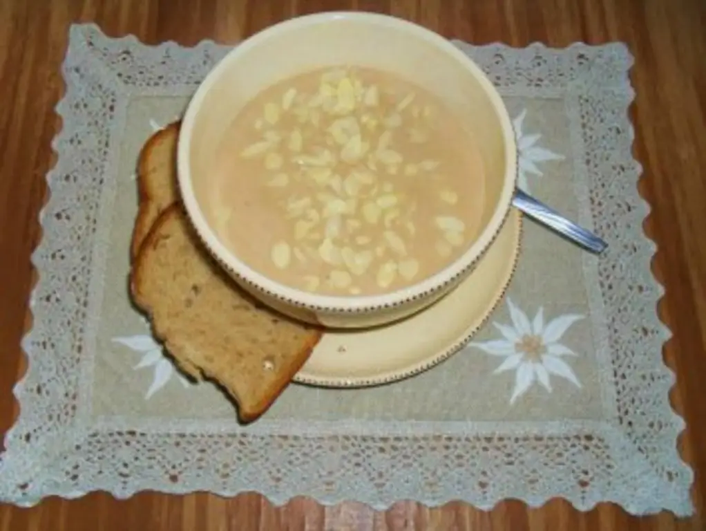 Суп из каштанов с предварительно приготовленными каштанами и овощным бульоном