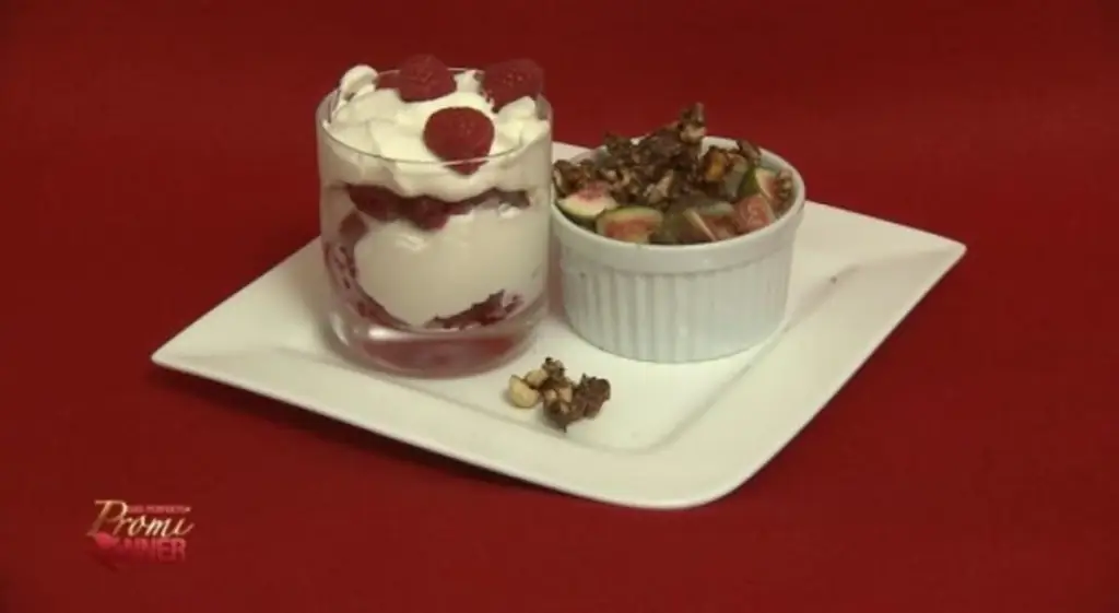 Запеченная айва с инжиром и безе с малиной и сливками (Georgina Bülowius)