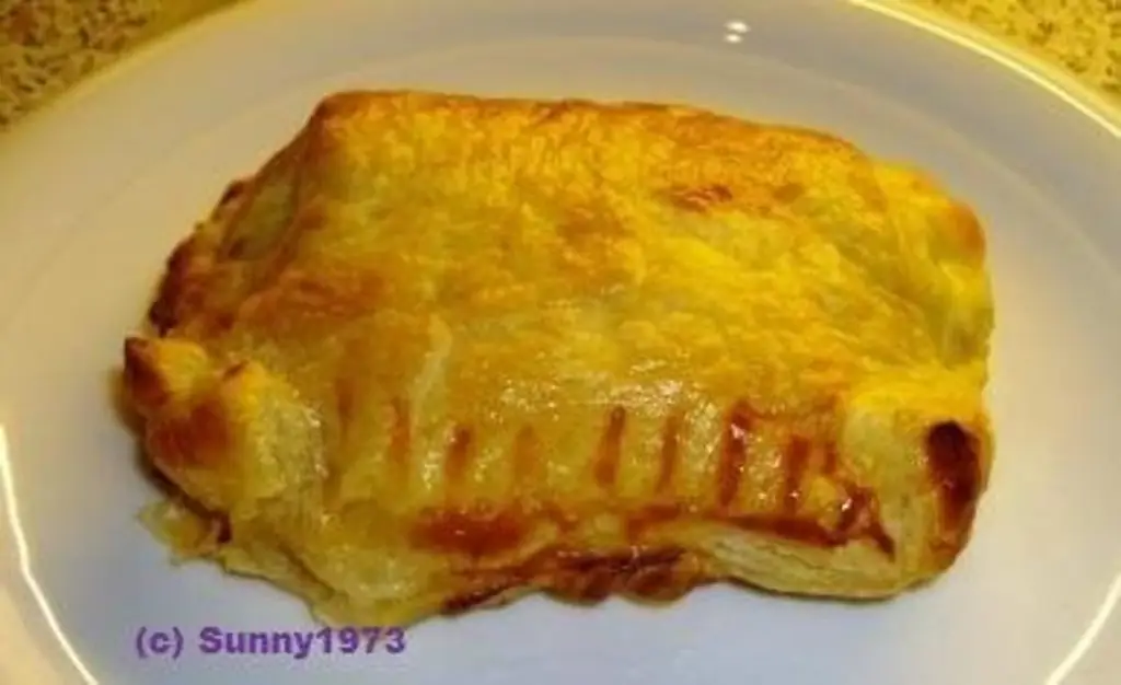 Лук в слоеном тесте