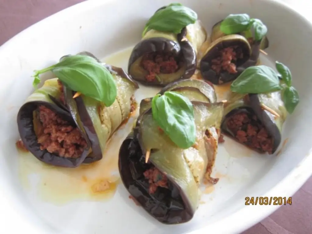 Рулетики из баклажанов с мясным фаршем