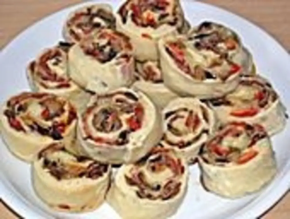 Рулеты из пиццы с дрожжами и сахаром